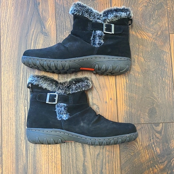 Khombu Black Suade Boots size 10 NWOT - Picture 1 of 6